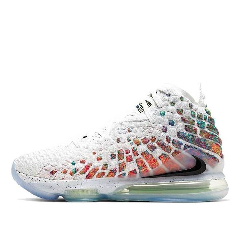 Nike LeBron 17 - Matériaux Respirants et Légers pour Performance Maximale