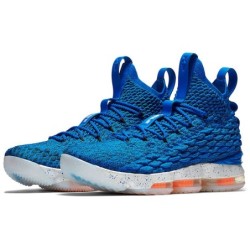 Nike LeBron 15 - Construction Robuste pour Matchs Intenses